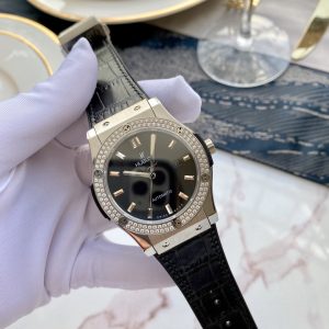 HUBLOT Hublot Classic Fusion Series CLASSIC FUSION 565.NX.7170.LR.1204 Unisex 38mm