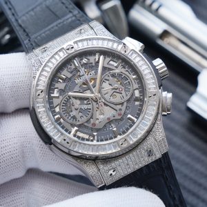 Hublot Classic Fusion Series 525.NX.0170.LR.1104 Watch Men's 45mm