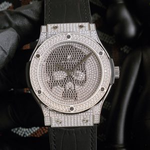 Hublot Classic Fusion Series 511.NX.9000.LR.1704.SKULL Watch 45mm Men's